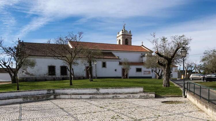 Igreja de São Bartolomeu da Charneca Igreja de São Bartolomeu da Charneca