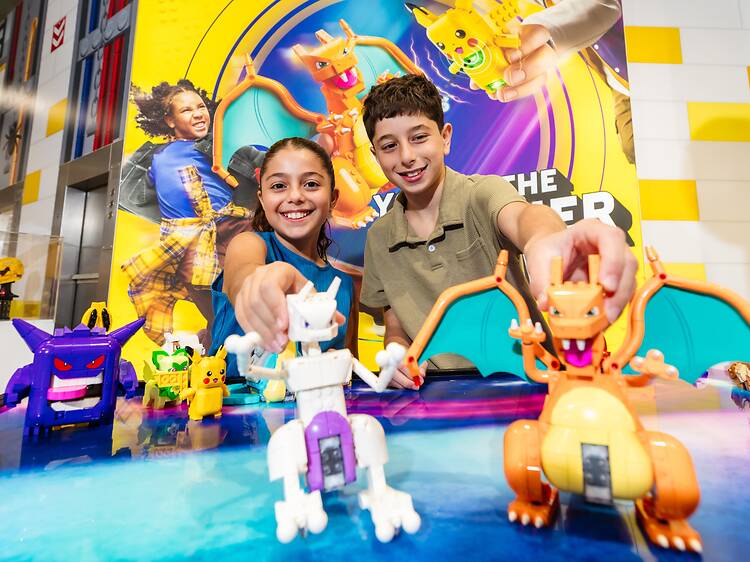 LEGO® Pokémon™ SMART Play™ experience LEGO® Pokémon™ SMART Play™ experience