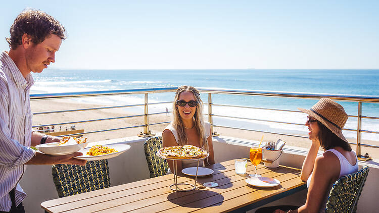 Dining by the beach in Wollongong Dining by the beach in Wollongong