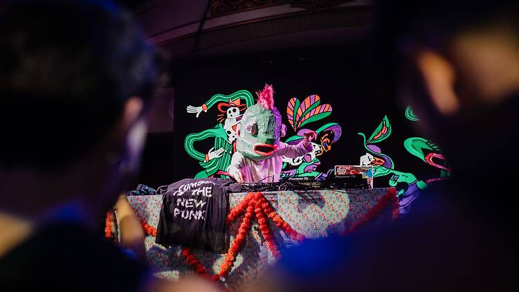 Noche de muertos y brujas