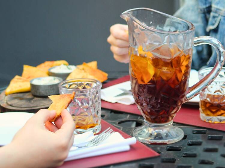 Spring is here: cheers and smoke Spring is here: cheers and smoke
