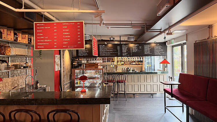 Fuel up for an arena night with smørrebrød at Dansken Fuel up for an arena night with smørrebrød at Dansken