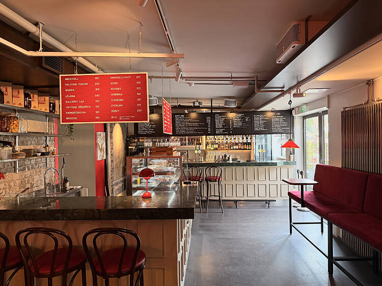 Fuel up for an arena night with smørrebrød at Dansken Fuel up for an arena night with smørrebrød at Dansken