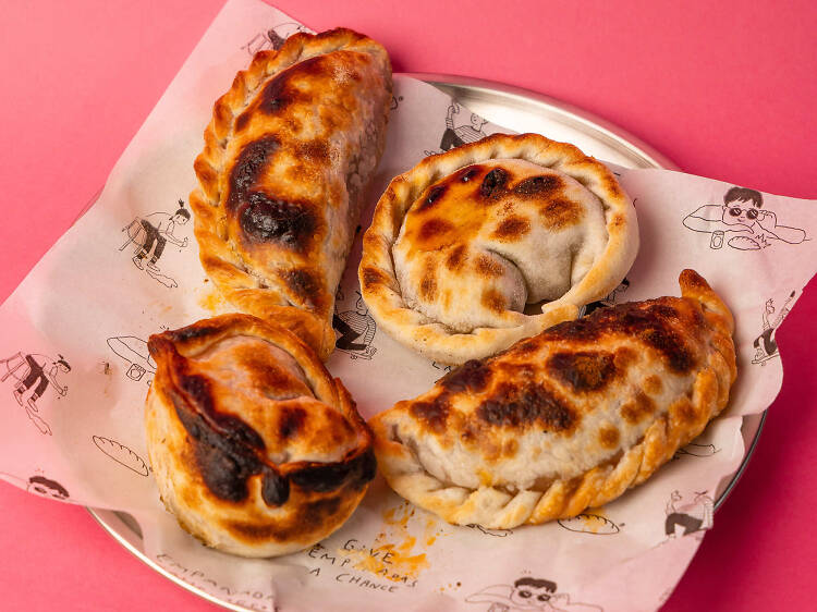12. Empanadas Calientes 12. Empanadas Calientes