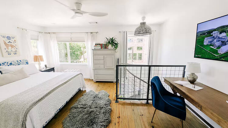 Best for a leafy city escape: The light, bright Heights loft