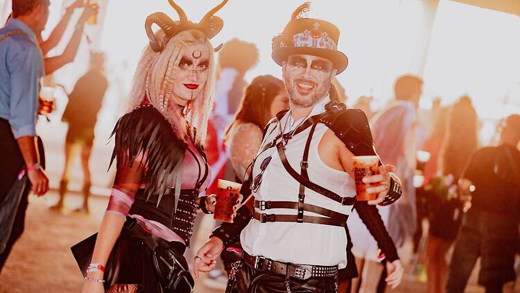 Bailar durante más de 12 horas seguidas en esta fiesta sin igual Bailar durante más de 12 horas seguidas en esta fiesta sin igual