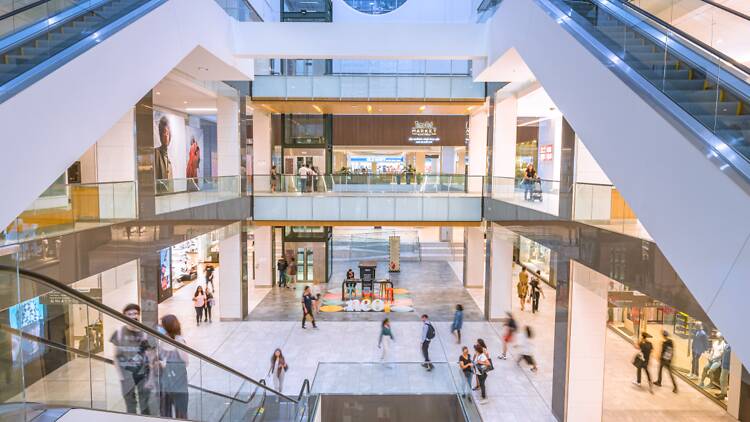 Un immense nouveau magasin de mode vient d’ouvrir ses portes en plein cœur du centre-ville de Montréal