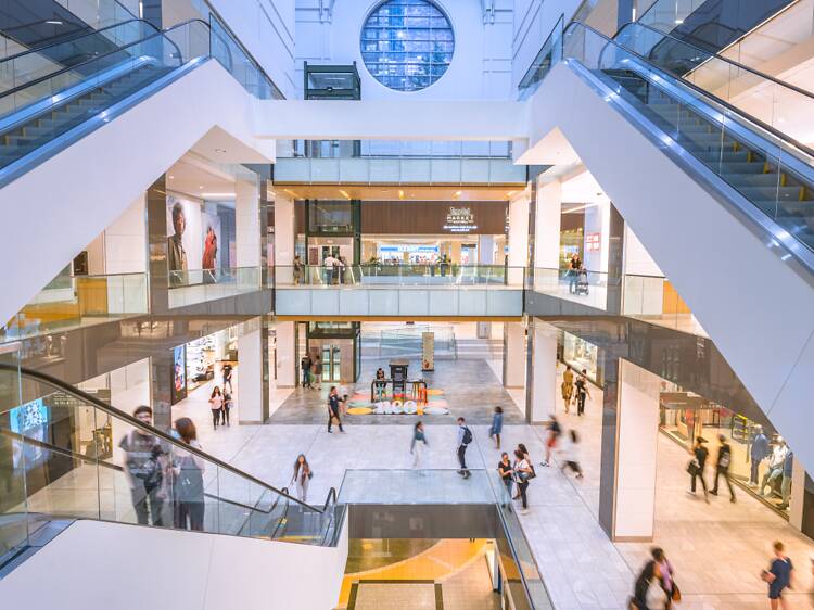 Un immense nouveau magasin de mode vient d’ouvrir ses portes en plein cœur du centre-ville de Montréal
