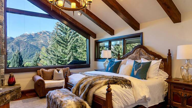 Best for fancy group vacations: The treetop penthouse
