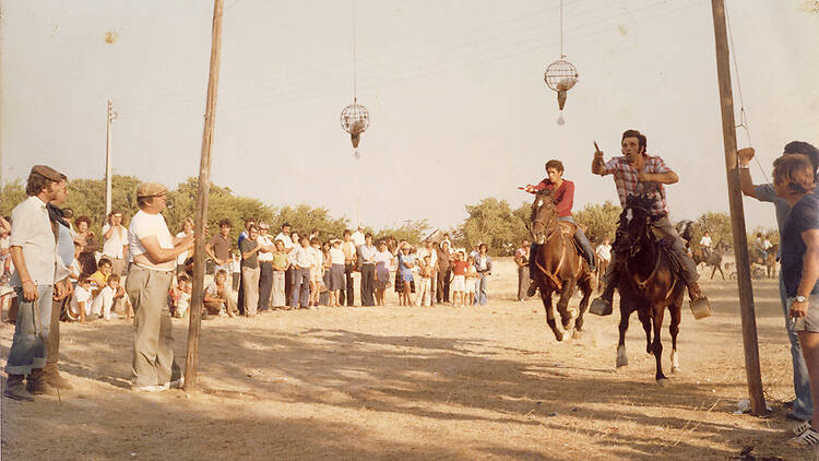 Festas de São Bartolomeu da Charneca, cavalhadas (post. 1970) Festas de São Bartolomeu da Charneca, cavalhadas (post. 1970)