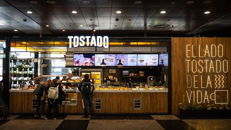 Eating at the Airport Without Overspending: Options for Every Time of Day