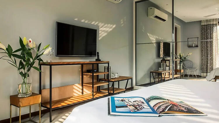 A room on a relaxed day in Bungalow 99 A room on a relaxed day in Bungalow 99