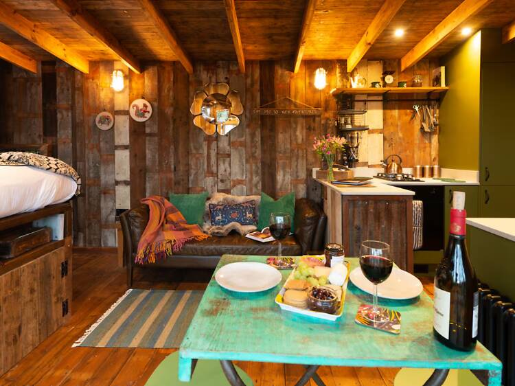 Best digital-detox stay: The luxe wood cabin in Appersett