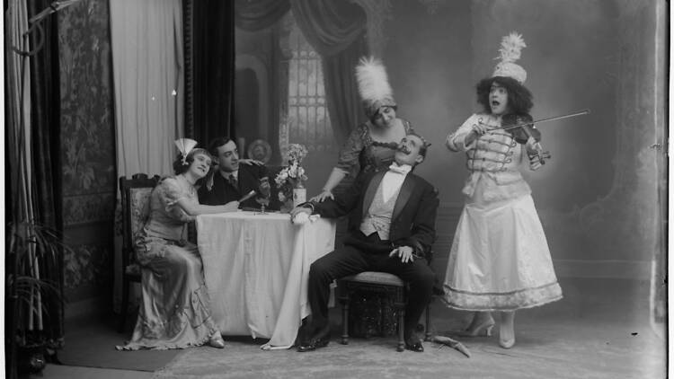 Amadeu i Audouard. Fotografies d’escena: retrats escènics