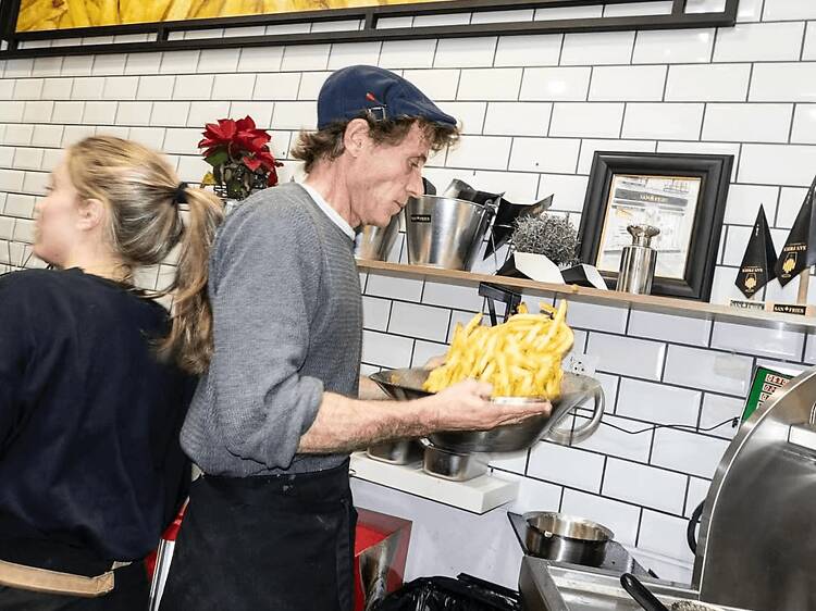 Estos son reyes de las patatas fritas en Madrid: acaban de ganar el Campeonato del Mundo y las venden desde 3,5€ Estos son reyes de las patatas fritas en Madrid: acaban de ganar el Campeonato del Mundo y las venden desde 3,5€