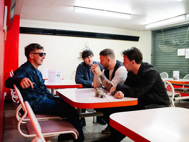 The Snuts Refresca tu playlist con “PTS”, la nueva canción de The Snuts