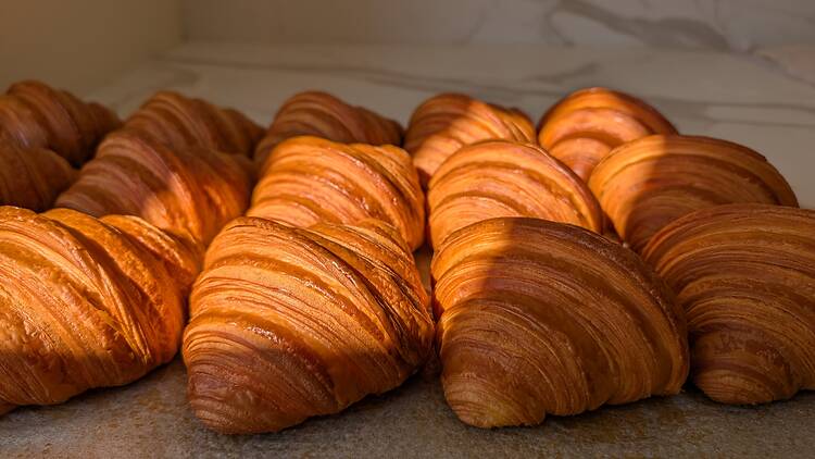 Crois Crois croissants