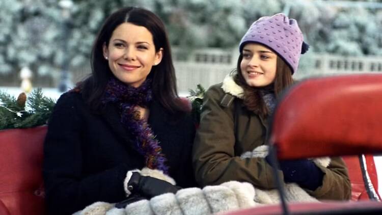 Lauren Graham and Alexis Bledel in Gilmore Girls