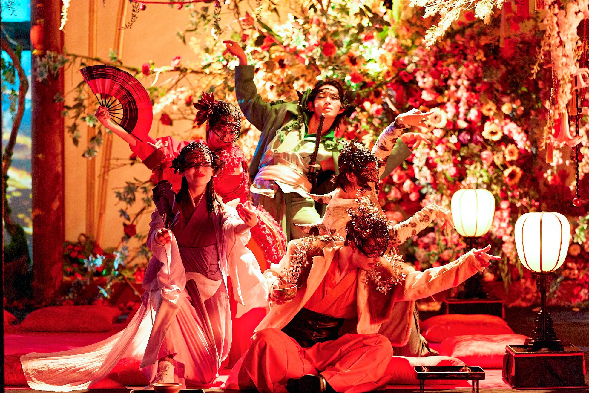 Mika Ninagawa and Dazzle's immersive tea ceremony spectacular
