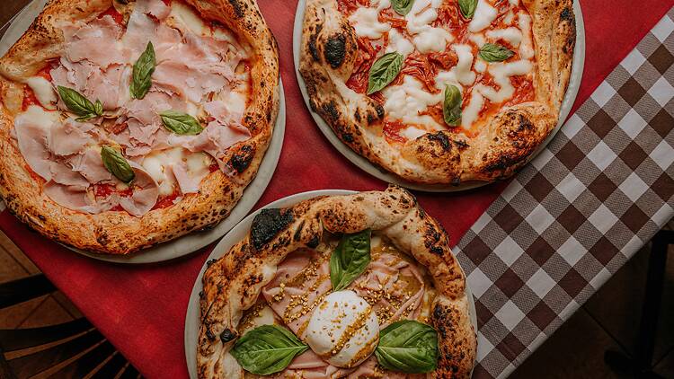 Spaccanapoli: una pizza amb accent napolità Spaccanapoli: una pizza amb accent napolità