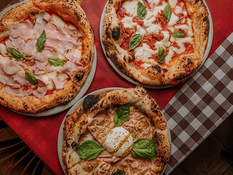 Spaccanapoli: una pizza amb accent napolità Spaccanapoli: una pizza amb accent napolità