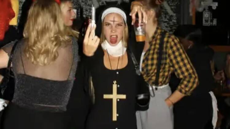 Halloween Haunts: Lisbon Pub Crawl Experience Halloween Haunts: Lisbon Pub Crawl Experience