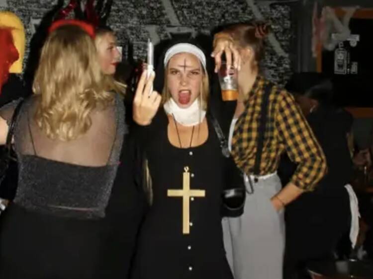 Halloween Haunts: Lisbon Pub Crawl Experience Halloween Haunts: Lisbon Pub Crawl Experience