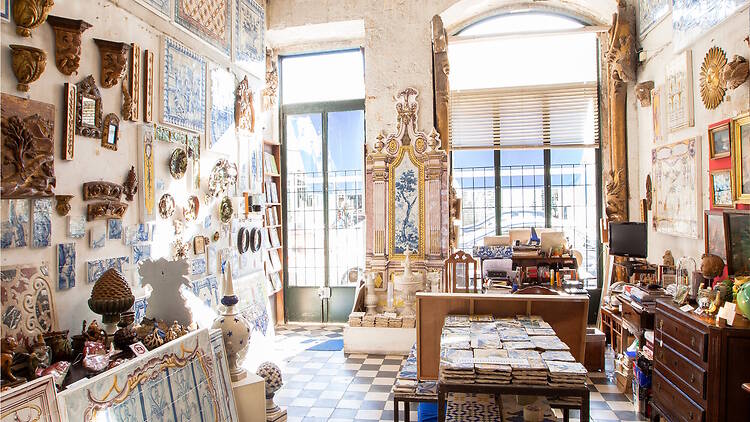 Solar Antiques