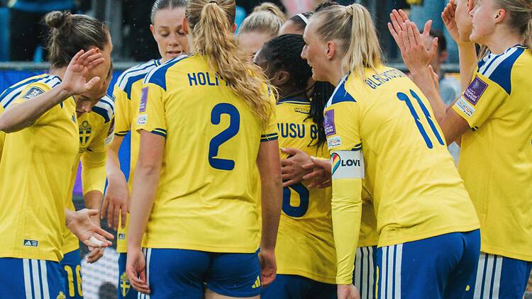 13.10. Sweden chase a World Cup spot at Strawberry Arena