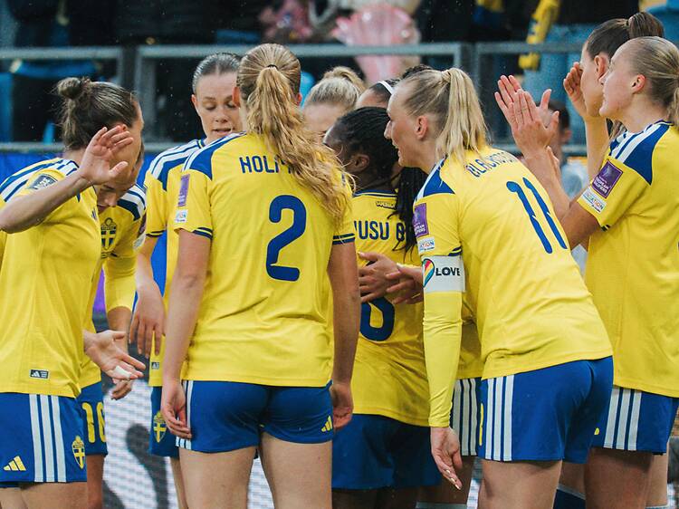 13.10. Sweden chase a World Cup spot at Strawberry Arena