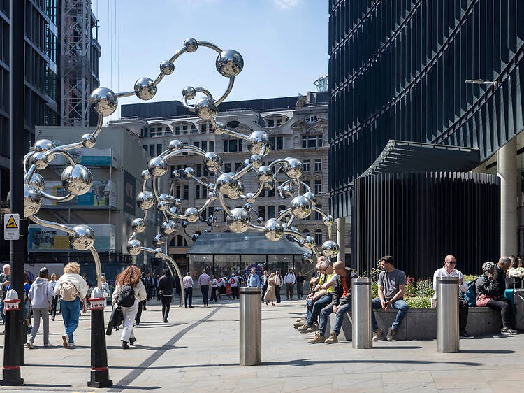 1. Infinite Accumulation, สถานีรถไฟ Liverpool Street, ลอนดอน 1. Infinite Accumulation, สถานีรถไฟ Liverpool Street, ลอนดอน