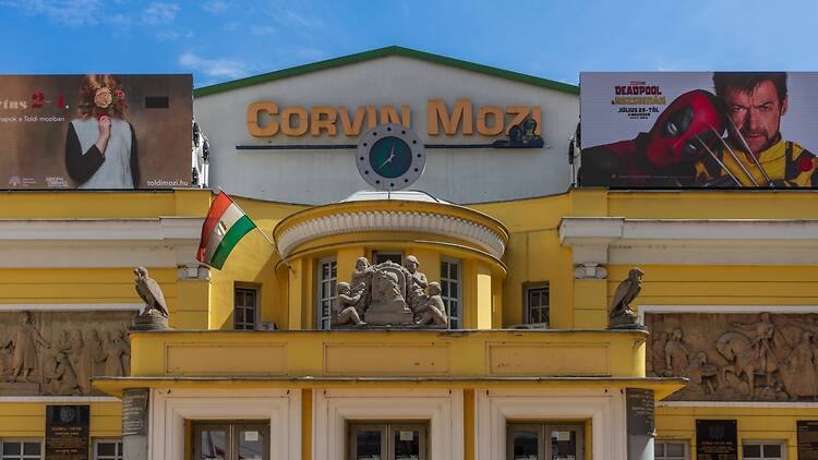 Corvin Mozi Corvin Mozi