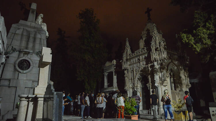 Cemetery at night: Mendoza stories after dark