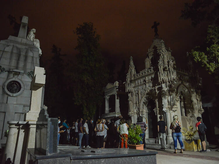 Cemetery at night: Mendoza stories after dark