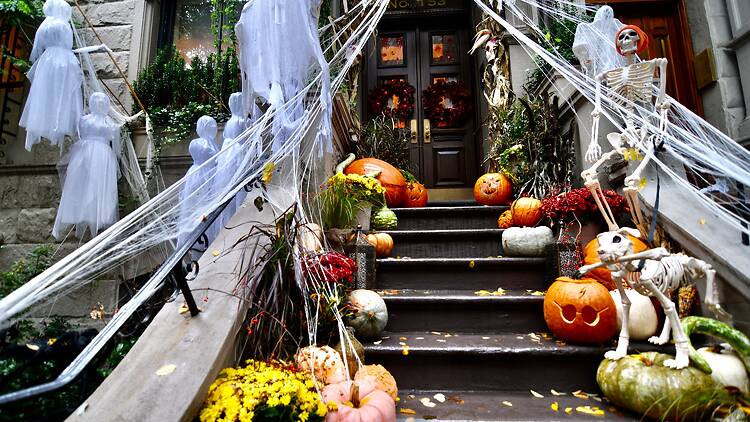 Halloween decorations on the Upper East Side Halloween decorations on the Upper East Side