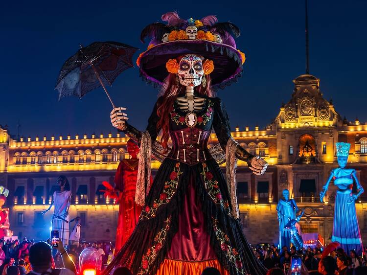 Ofrenda Monumental en el Zócalo por Día de Muertos