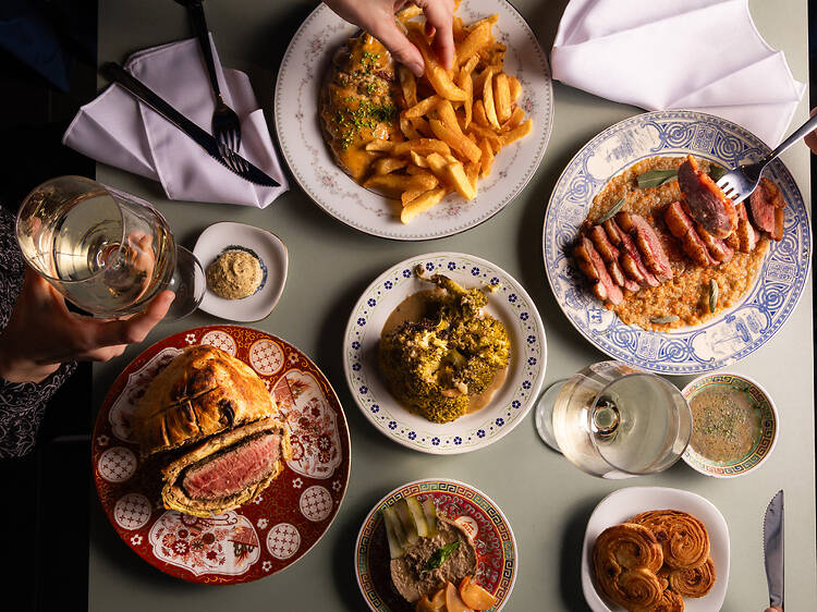 Ámbar: Alta cocina y mística New Wave frente al Cementerio de Recoleta