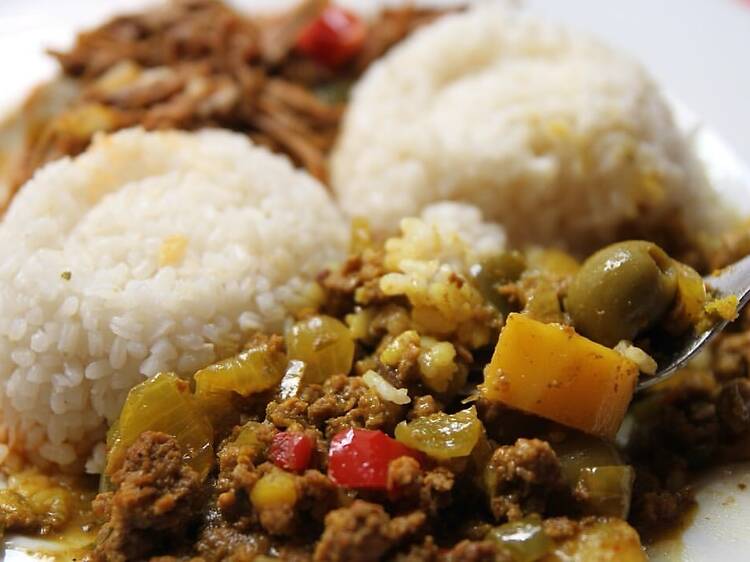 Cierra Zara, el restaurante cubano más querido en Madrid: después de 60 años, últimos días para disfrutar su ropa vieja, la yuca frita o el plato favorito de Alaska Cierra Zara, el restaurante cubano más querido en Madrid: después de 60 años, últimos días para disfrutar su ropa vieja, la yuca frita o el plato favorito de Alaska