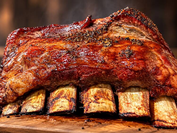 La clásica rotisería pero con kamado: asado a domicilio en Buenos Aires