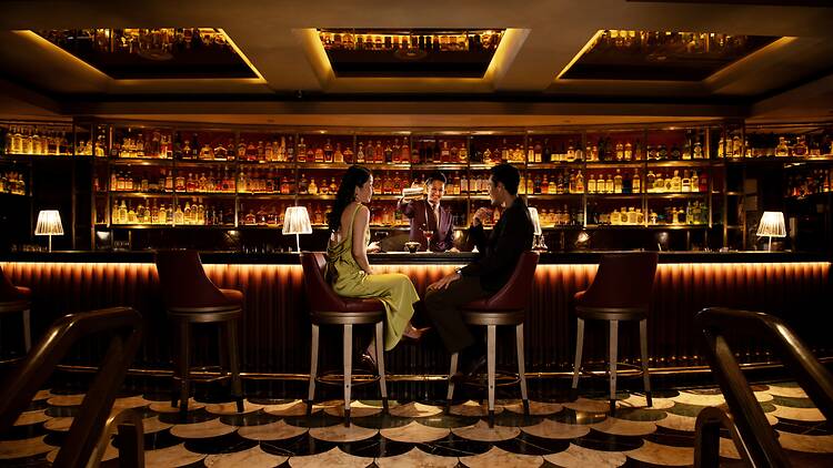 The stunning Manhattan Bar at Conrad Singapore Orchard