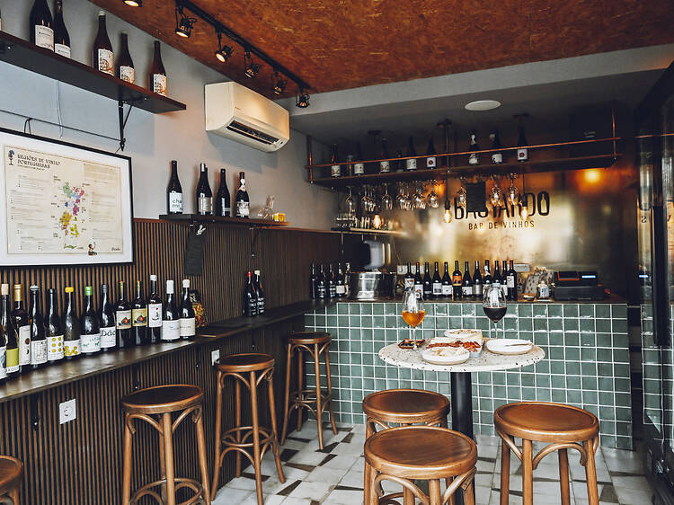 Bastardo: the wine bar in Cascais where every glass tells a story