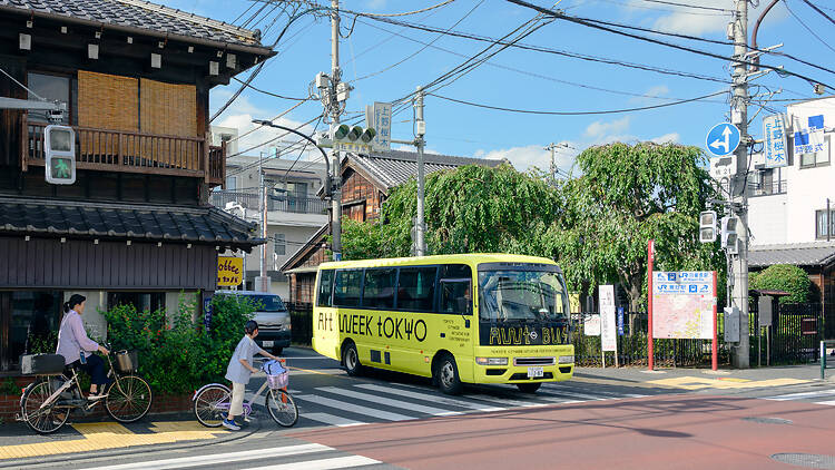 Bus around a week’s worth of art Bus around a week’s worth of art