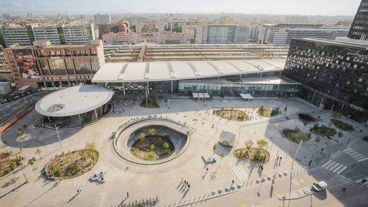 Le nouveau pavis de la gare de la Part-Dieu à Lyon. Le nouveau pavis de la gare de la Part-Dieu à Lyon.