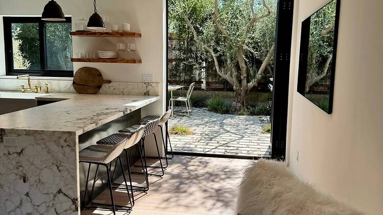 Best for design enthusiasts and beach lovers: the luxury home in Montecito Best for design enthusiasts and beach lovers: the luxury home in Montecito