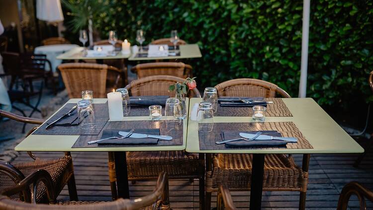 Mumbai restaurants plan a price hike by 10-15% Mumbai restaurants plan a price hike by 10-15%
