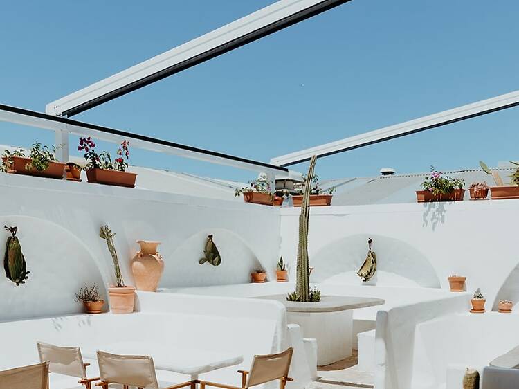 The Golden Fleece Hotel