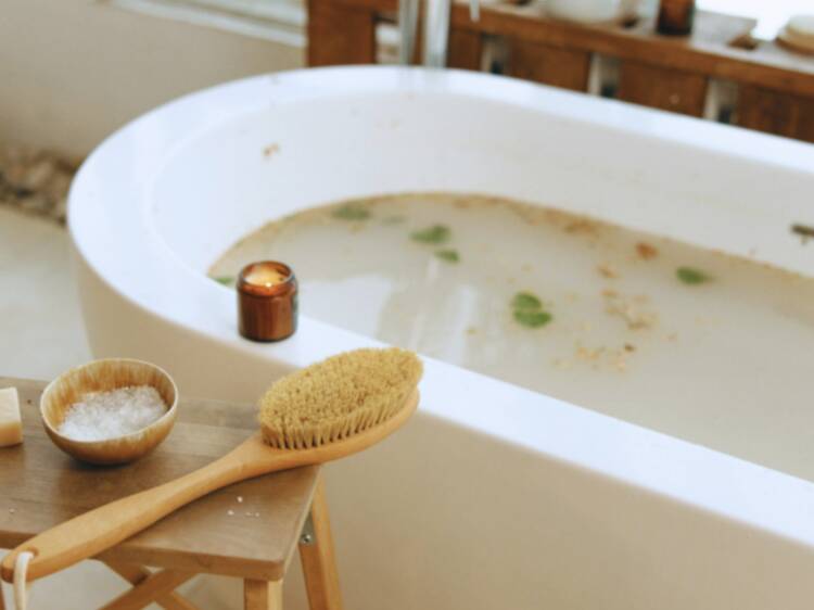 Soak in Milk Bath at Oasis Spa Thailand Soak in Milk Bath at Oasis Spa Thailand