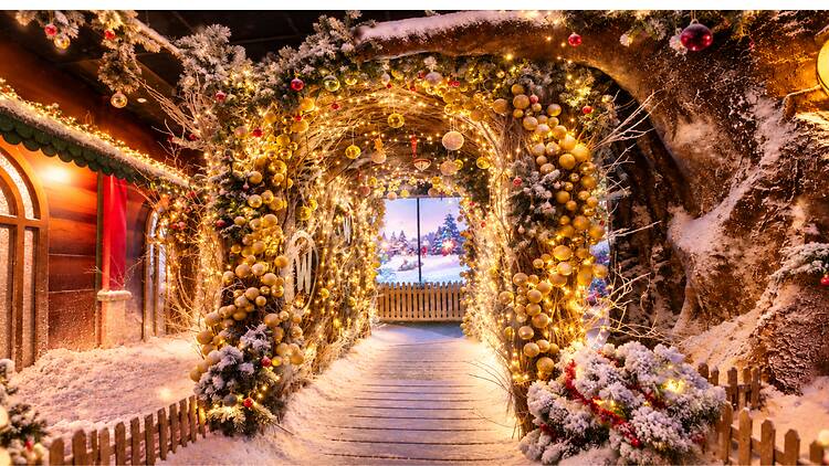 Wundrful World of Christmas christmas lights and snow
