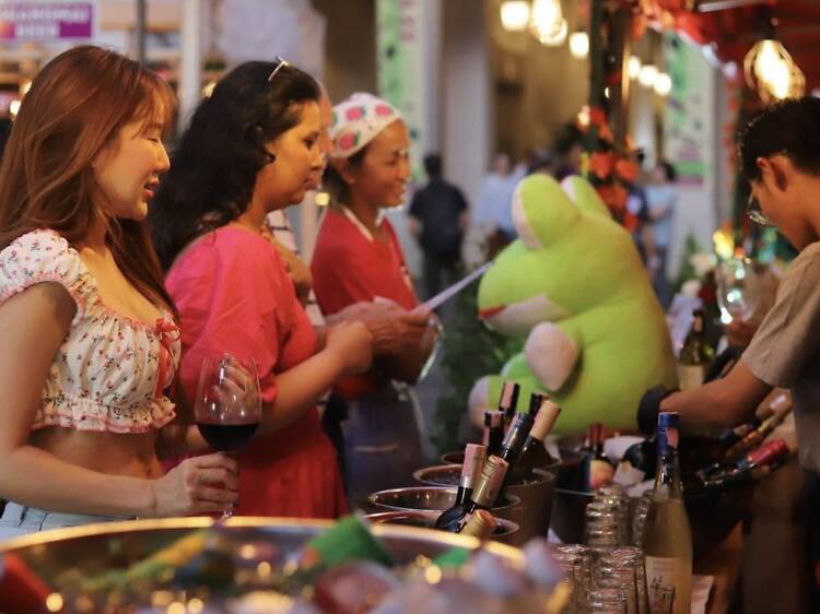 Raise a stein at The Happy Frog’s Oktoberfest Raise a stein at The Happy Frog’s Oktoberfest