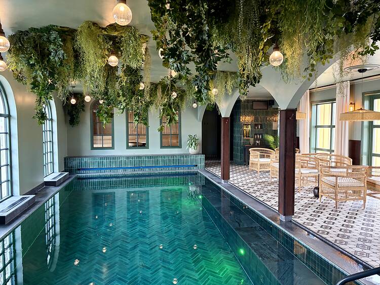 Unwind with an overnight spa break Unwind with an overnight spa break